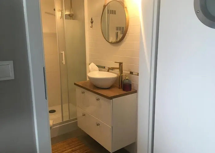 Marine -winda -parking W Hali Garazowej -gratis-business Elblag